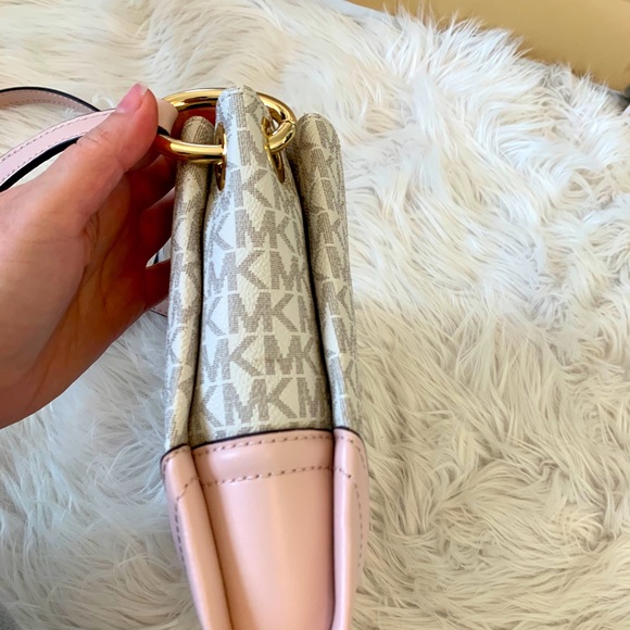 NWT Michael Kors Pink Monogram Crossbody - Picture 5 of 10